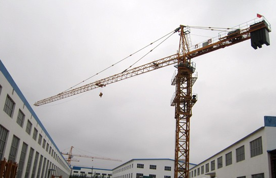 方圓、塔機(jī)