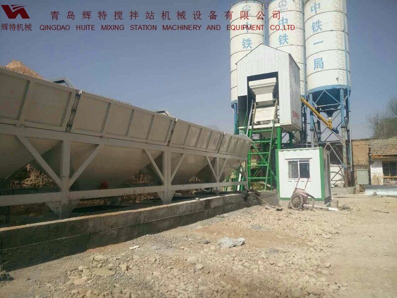 輝特攪拌站50站采用計算機加儀表的控制系統(tǒng)，計算速度快