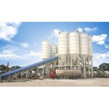 HZS180大型環(huán)保站皮帶上料，生產(chǎn)量大